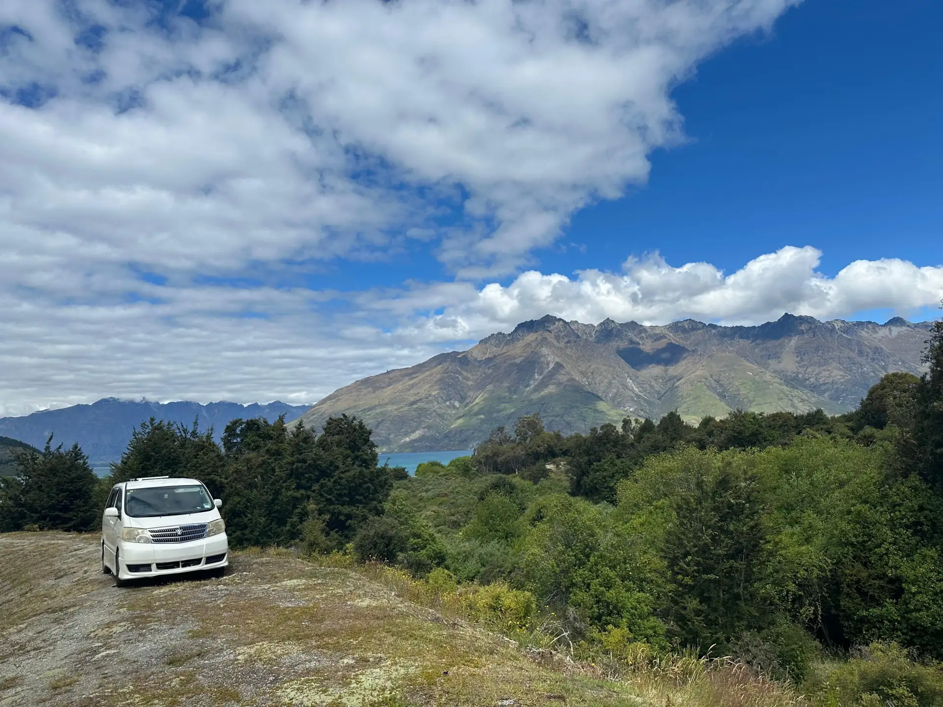 Portada de Comprar una campervan o auto en Nueva Zelanda: Guía completa paso a paso